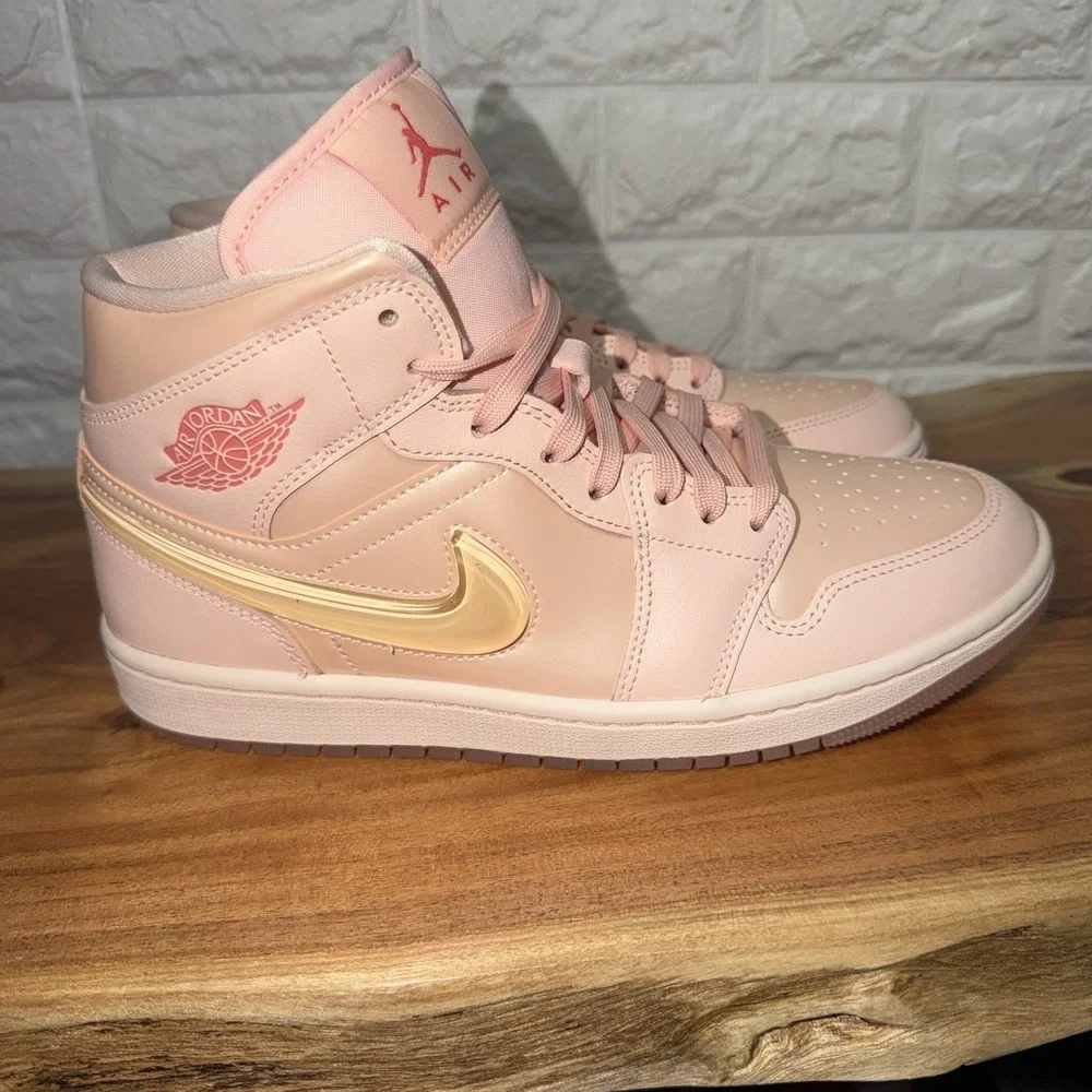 Nike Air Jordan 1 Mid SE Valentine's Day Pink Patent HF3173-600 Women 9.5 - Picture 4 of 7